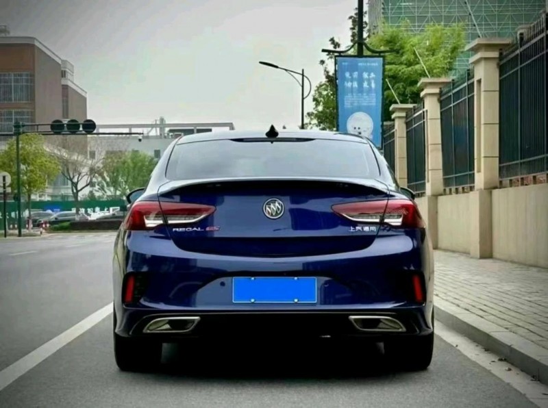 佛山21年别克君威4