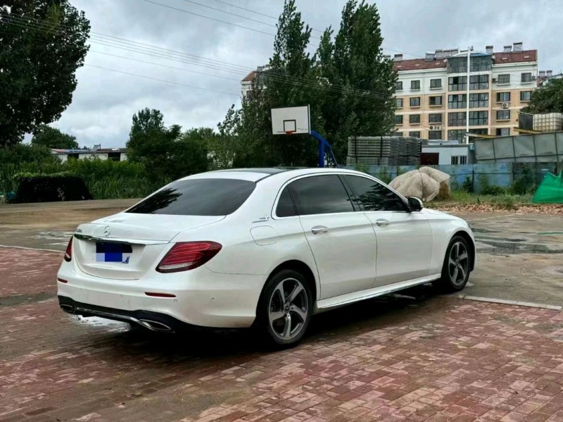 东营18年奔驰E2