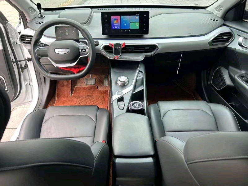 成都24年吉利几何5