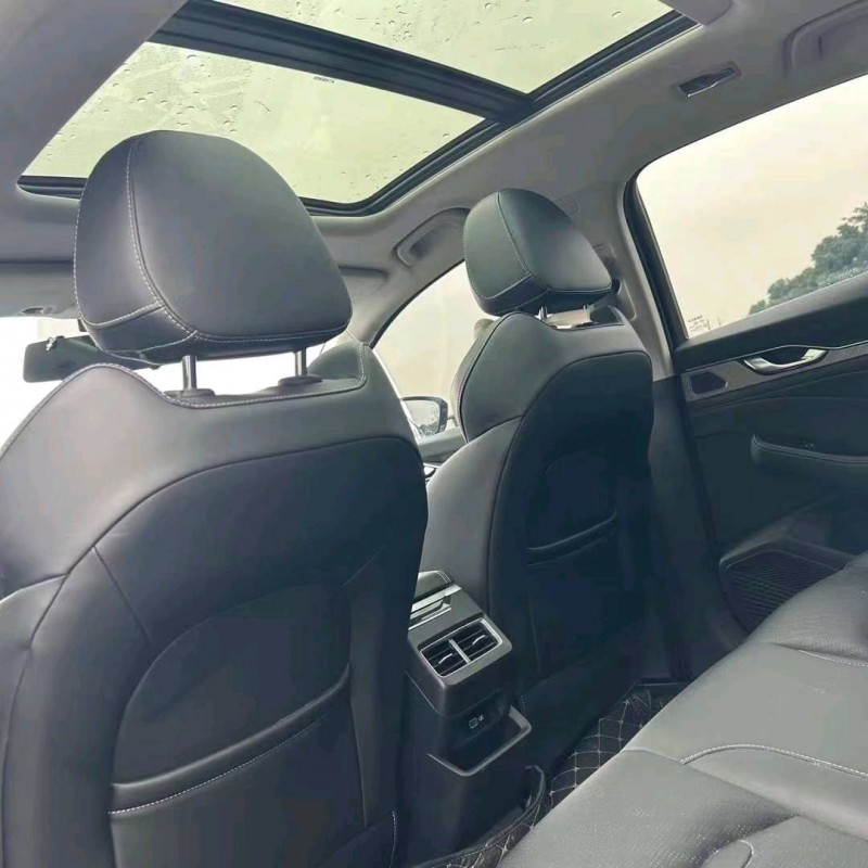 成都21年吉利星瑞6