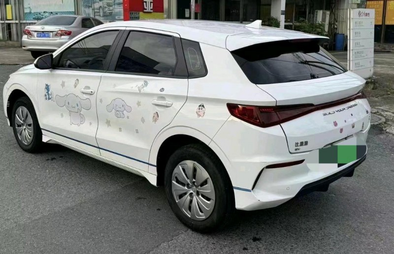 广州22年比亚迪E27