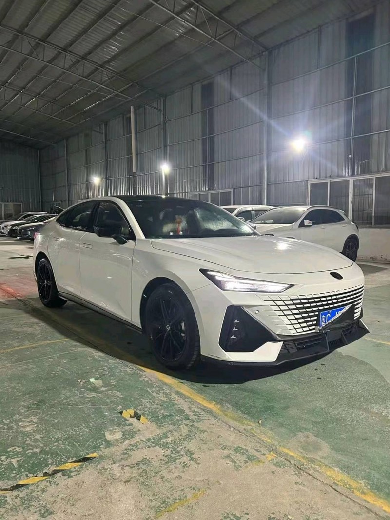 广州23年长安汽车UNI-V3