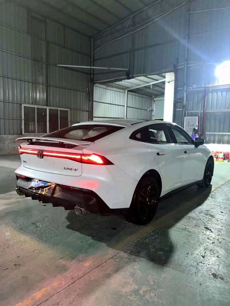 广州23年长安汽车UNI-V8