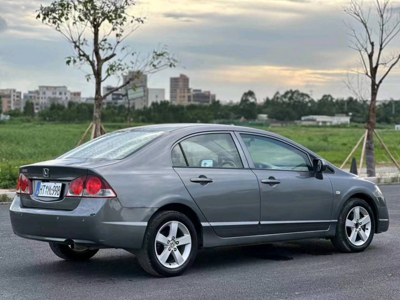 汕头14年本田思铭7