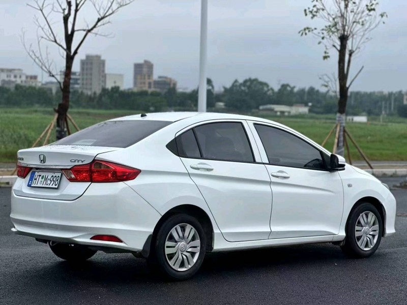 汕头17年本田锋范8