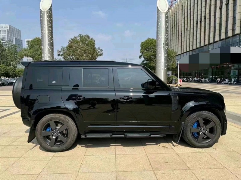 烟台23年路虎卫士4