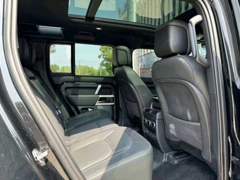 烟台23年路虎卫士7