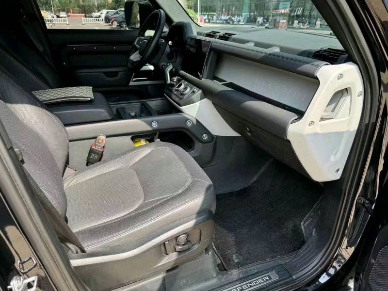 烟台23年路虎卫士8