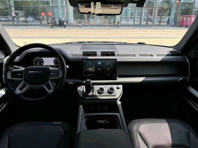 烟台23年路虎卫士9