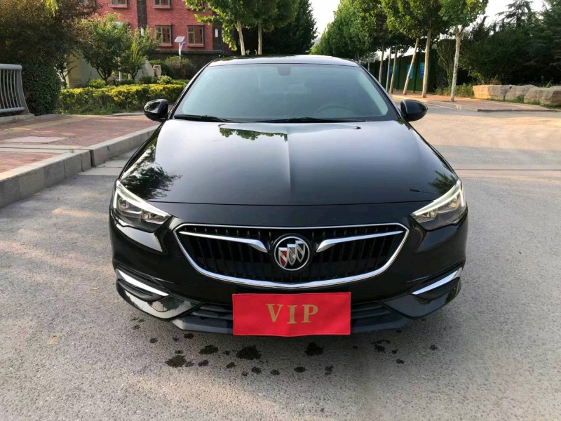 青岛18年别克君威1