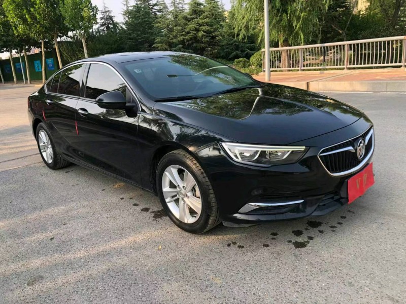 青岛18年别克君威2