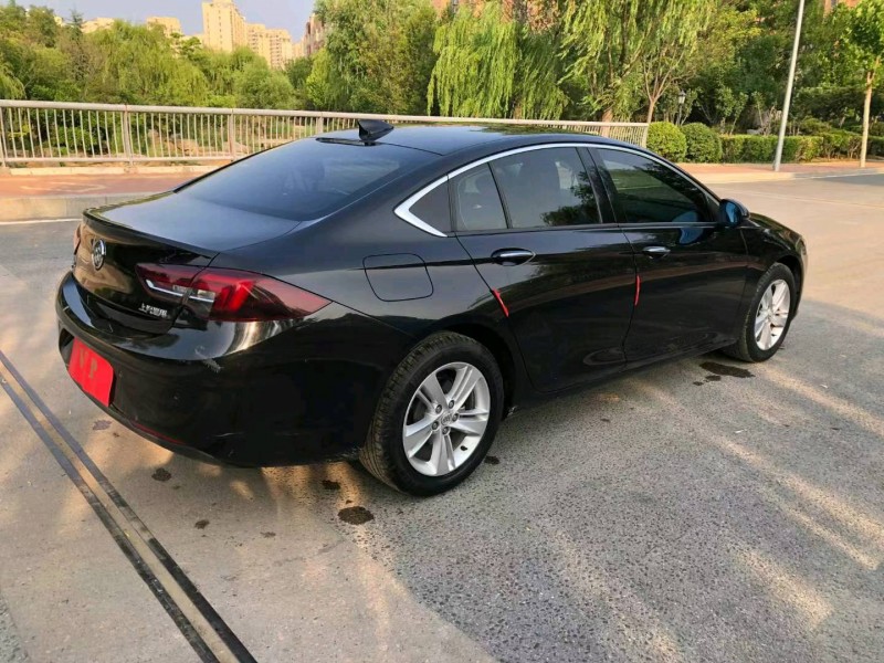 青岛18年别克君威4