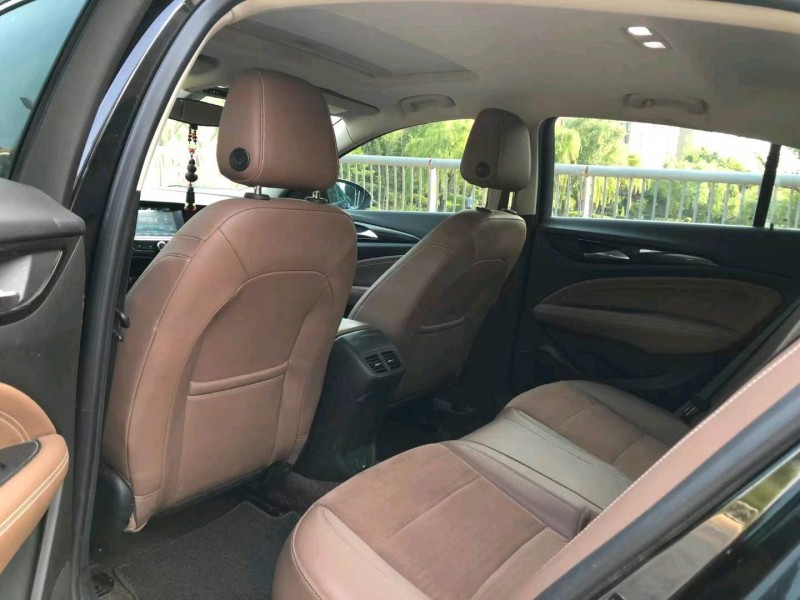 青岛18年别克君威9