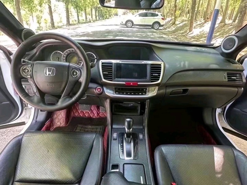 东营16年本田雅阁4