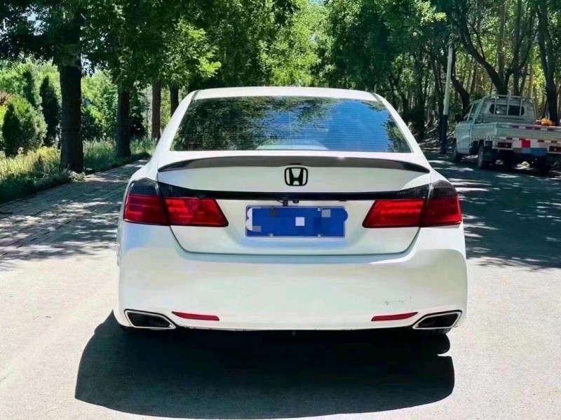 东营16年本田雅阁5