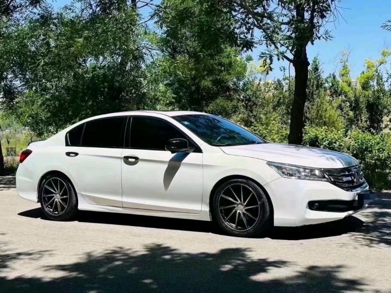 东营16年本田雅阁7