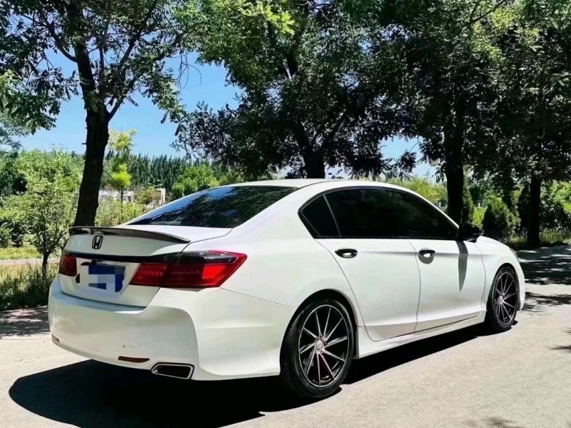 东营16年本田雅阁8