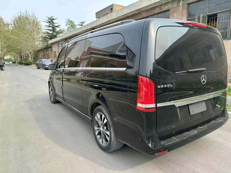 枣庄17年奔驰V8