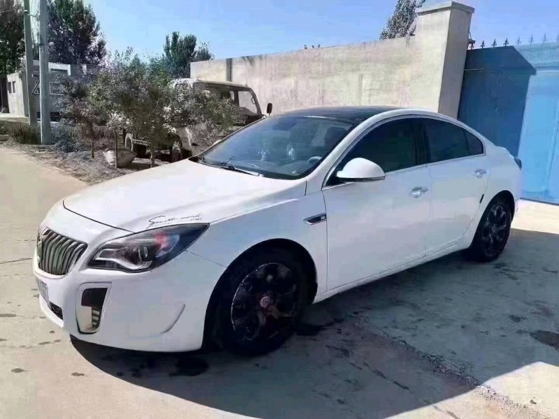 青岛15年别克君威3