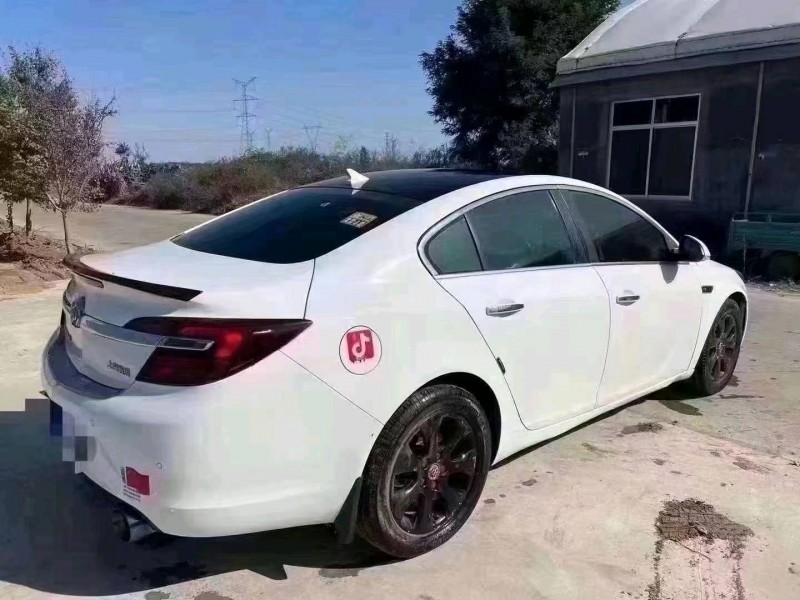 青岛15年别克君威8