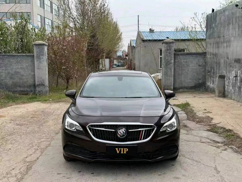 青岛17年别克君越1