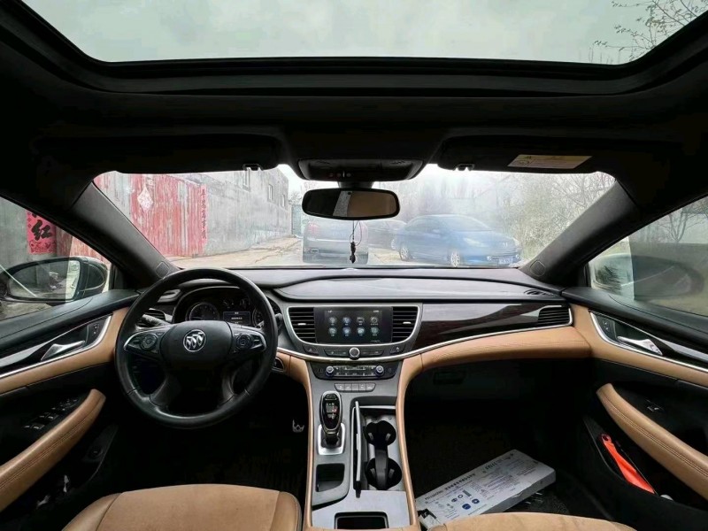 青岛17年别克君越4