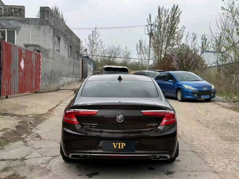 青岛17年别克君越9