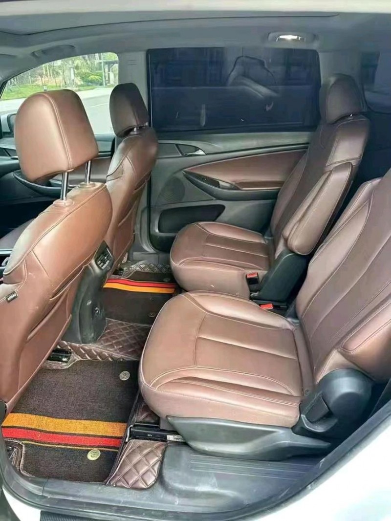 聊城20年别克GL65