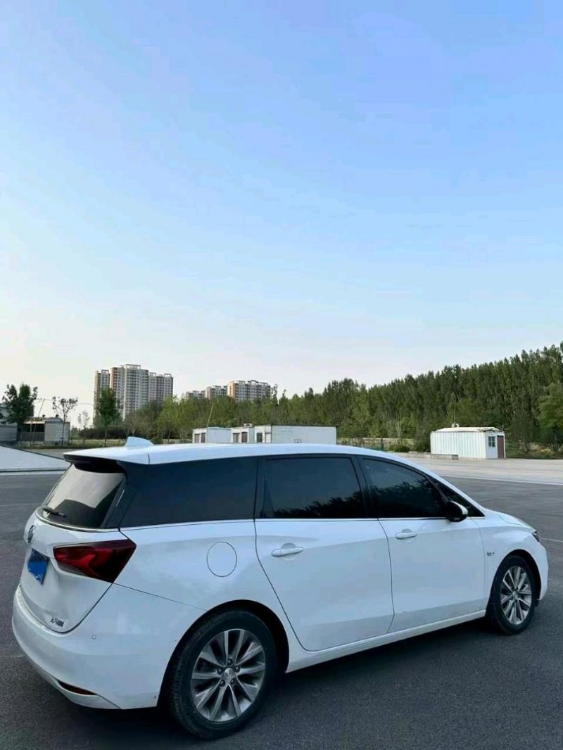 聊城20年别克GL68