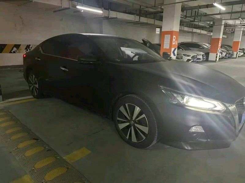 成都21年日产天籁1