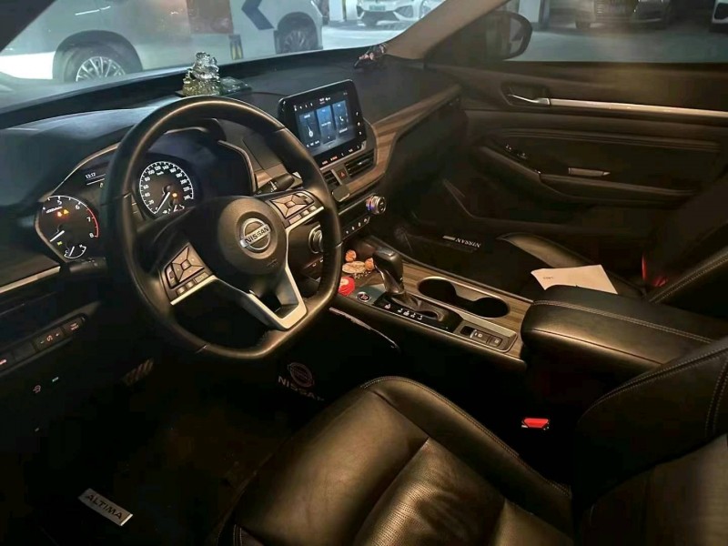 成都21年日产天籁3