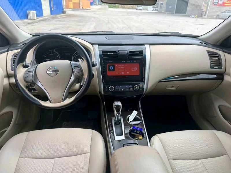 防城港13年日產天籟8