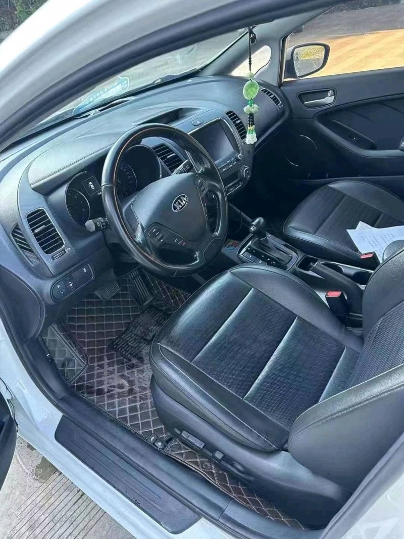 成都19年起亚K33