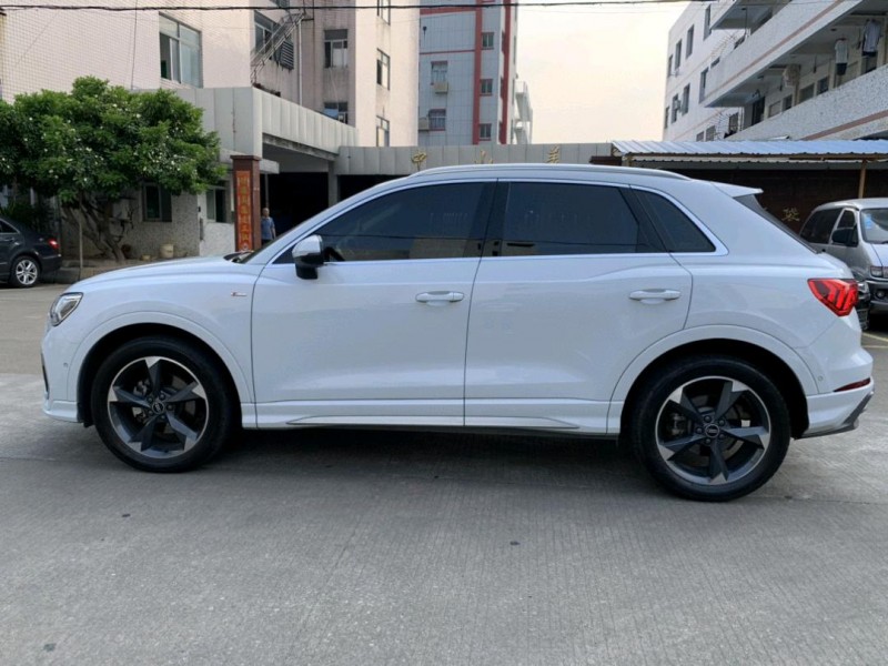中山21年奥迪Q33