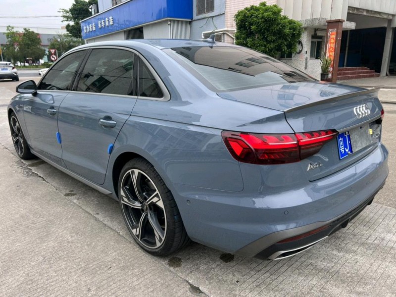 中山22年奥迪A4L4