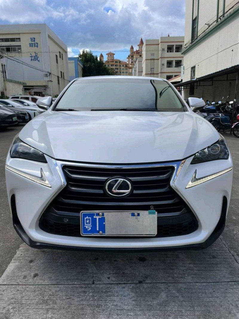 中山15年雷克萨斯NX1