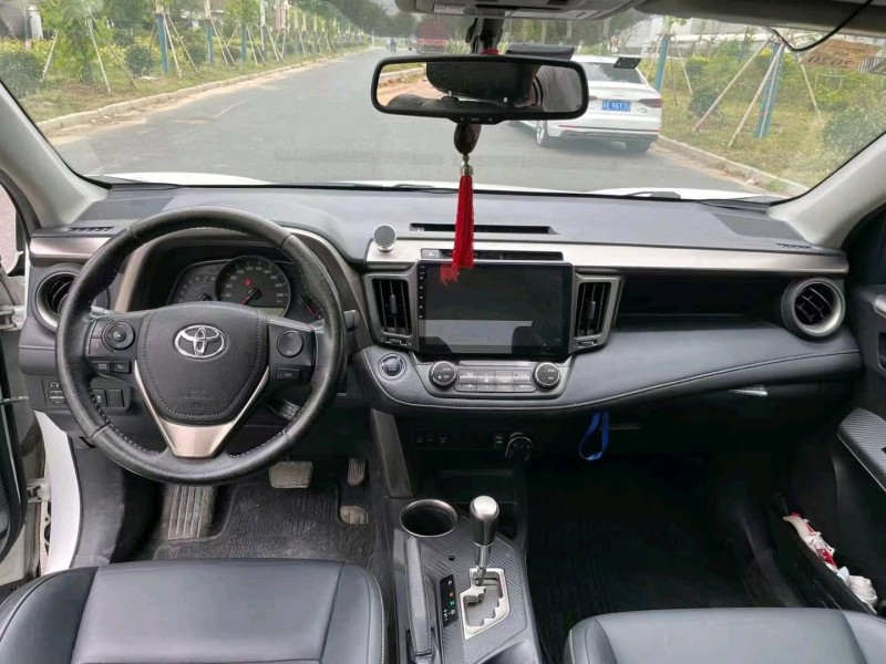 徐州14年丰田RAV46