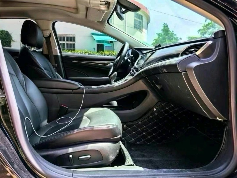 烟台22年别克君越8