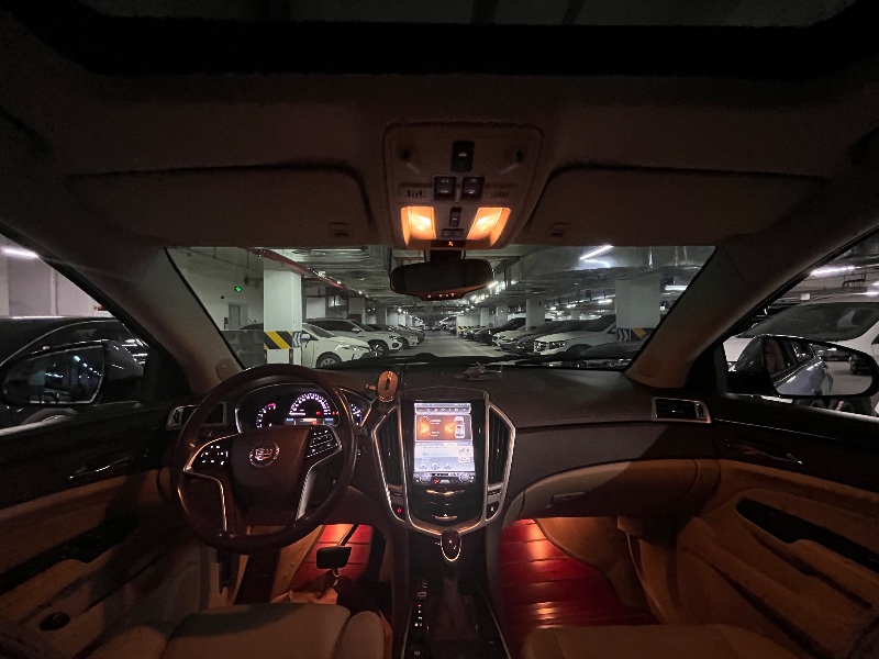 成都13年凯迪拉克SRX5