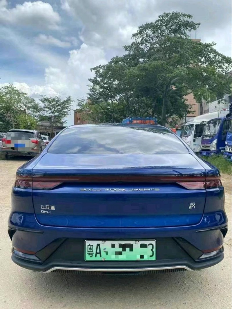 广州22年比亚迪汉8