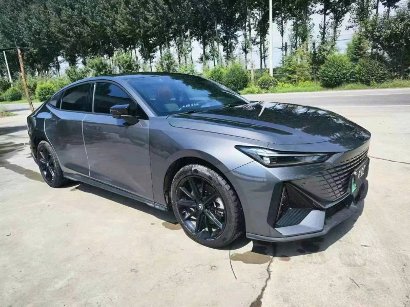 咸陽23年長安汽車UNI-V5