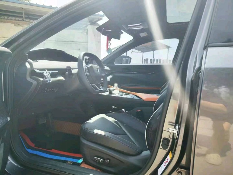 咸陽23年長安汽車UNI-V7