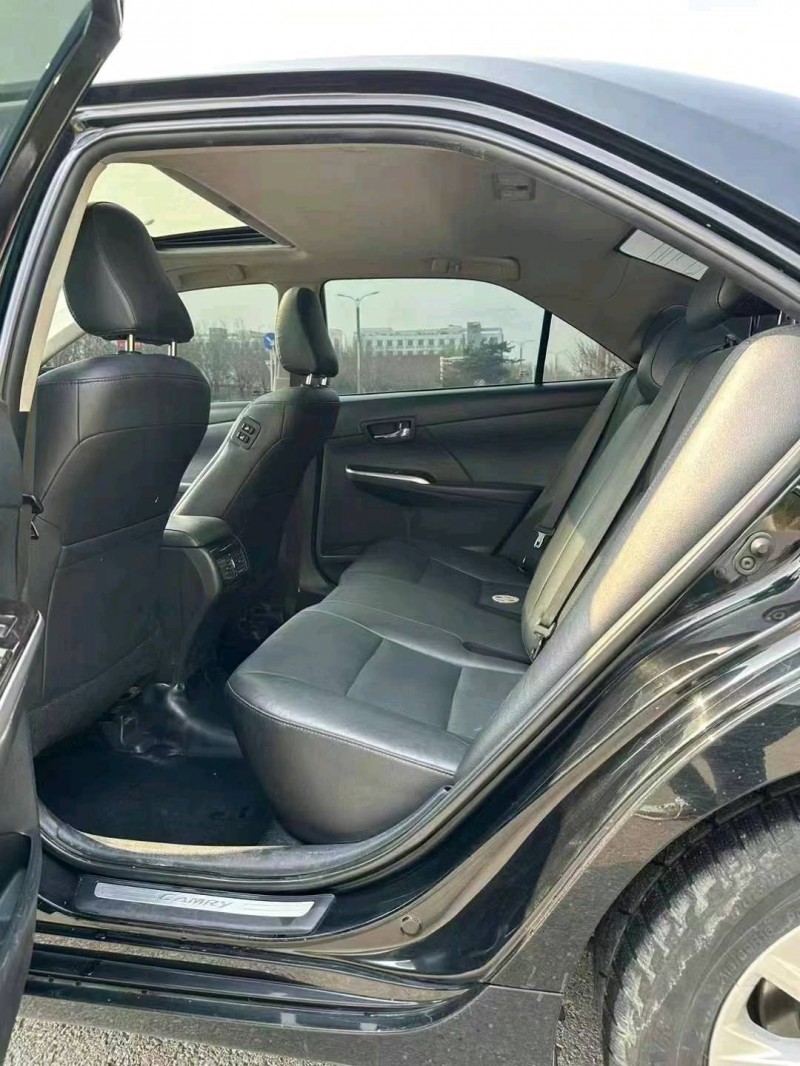 保定16年丰田凯美瑞3