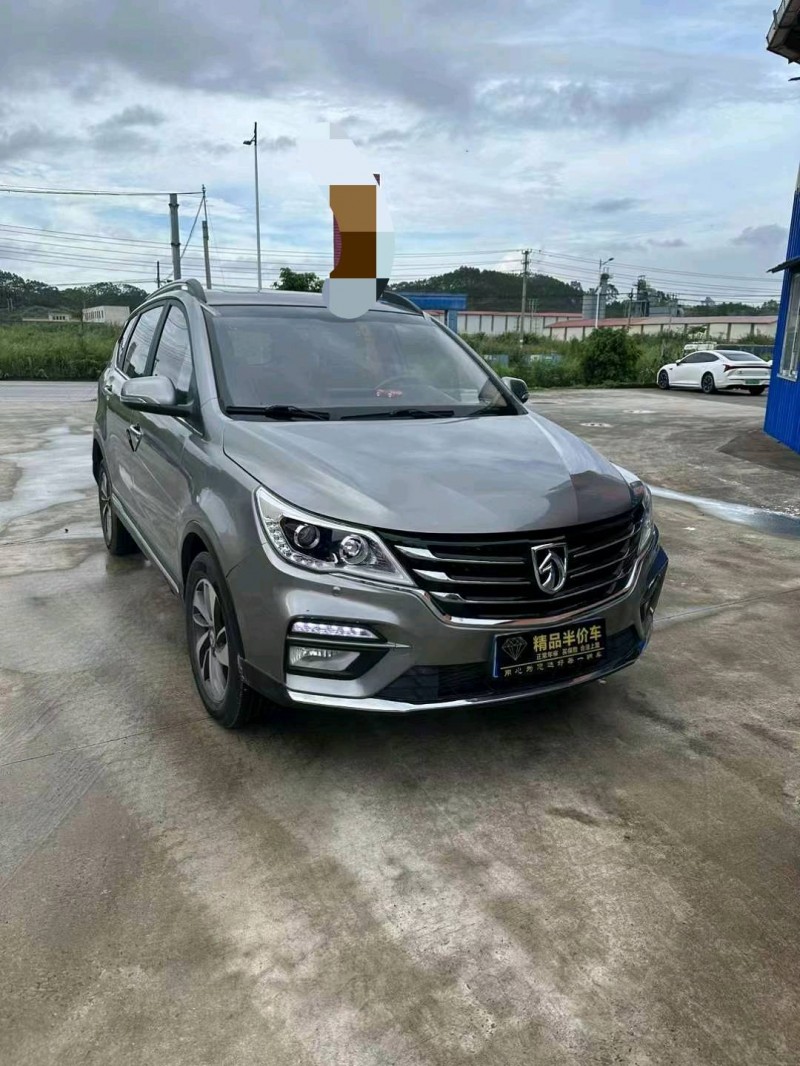 防城港18年寶駿5601