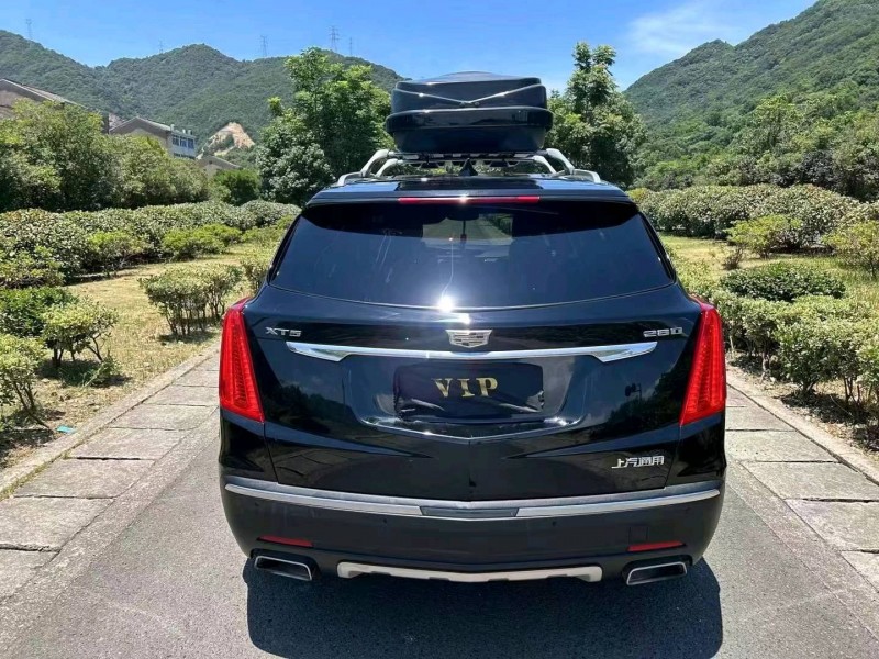 紹興18年凱迪拉克XT54