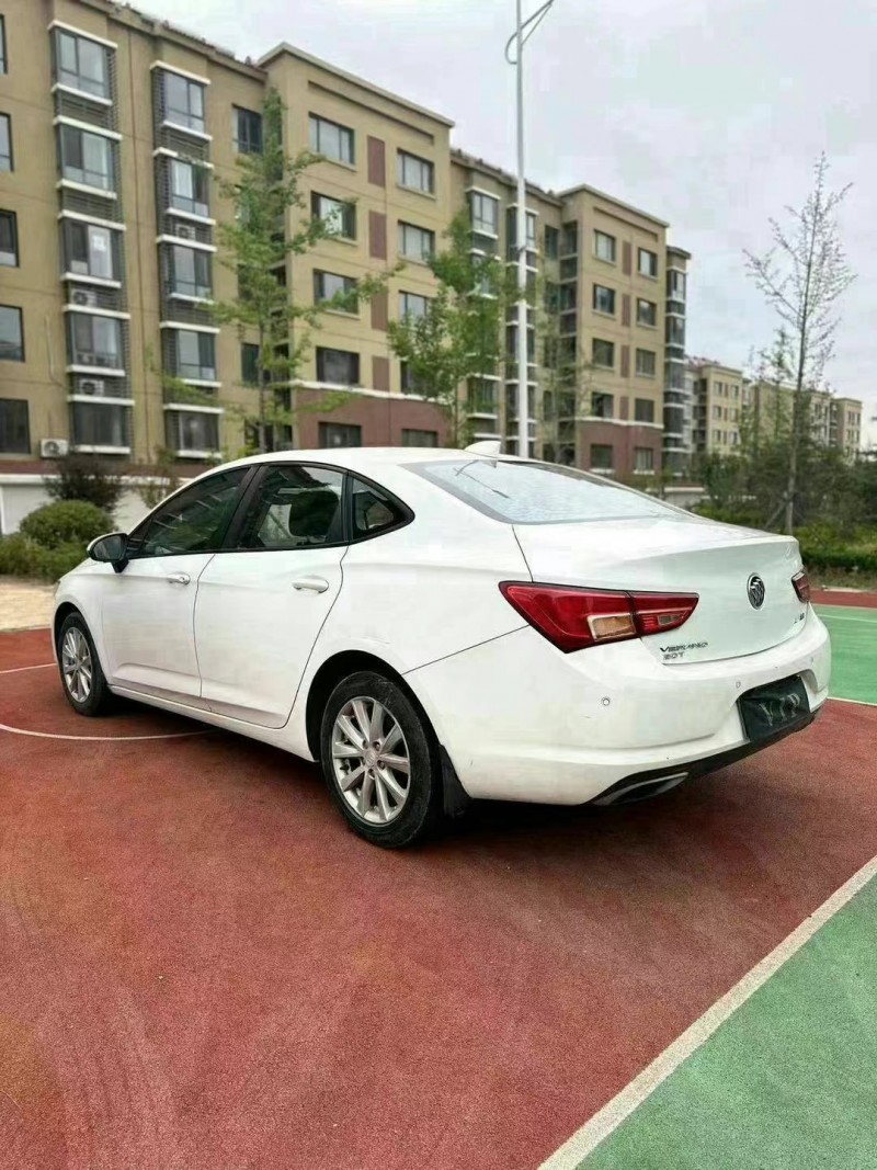 菏泽16年别克威朗7