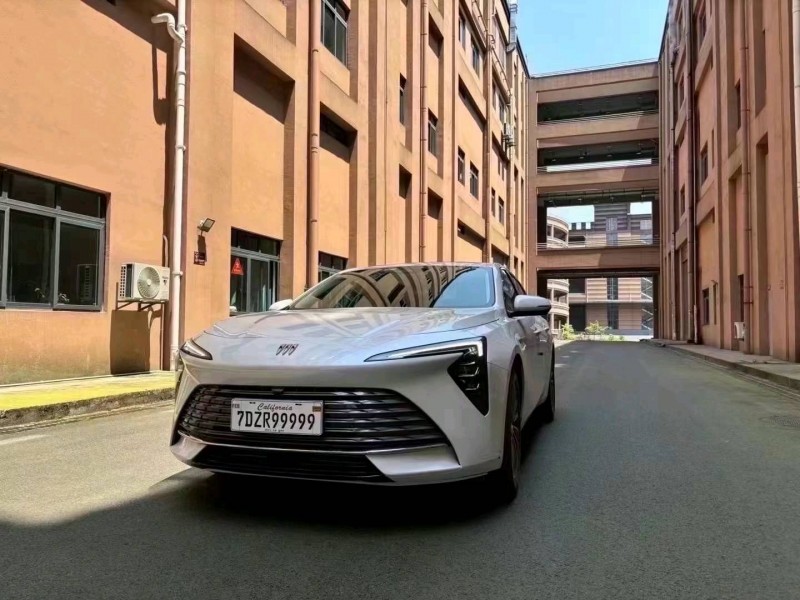 重庆24年别克君越5