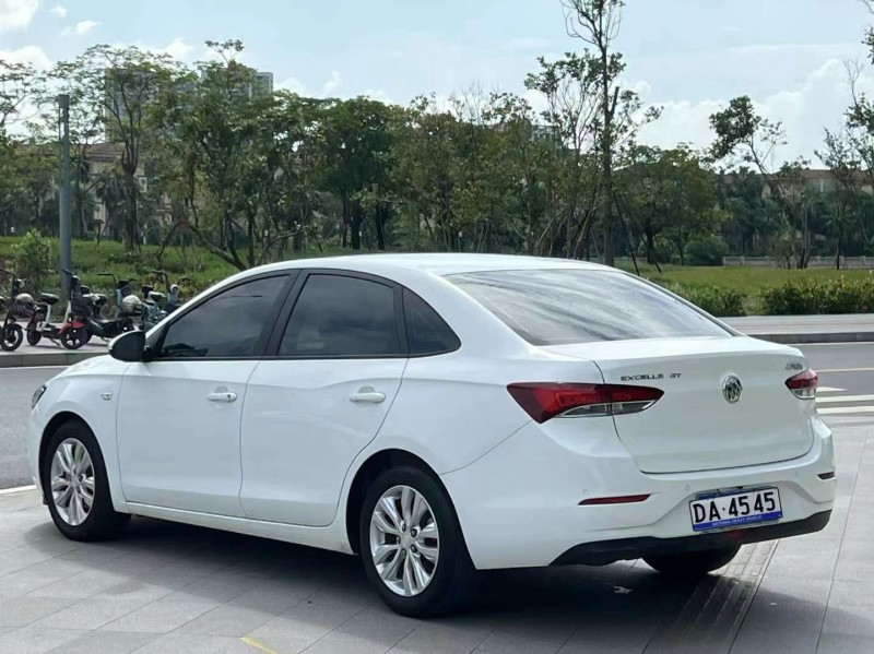 东莞21年别克英朗7