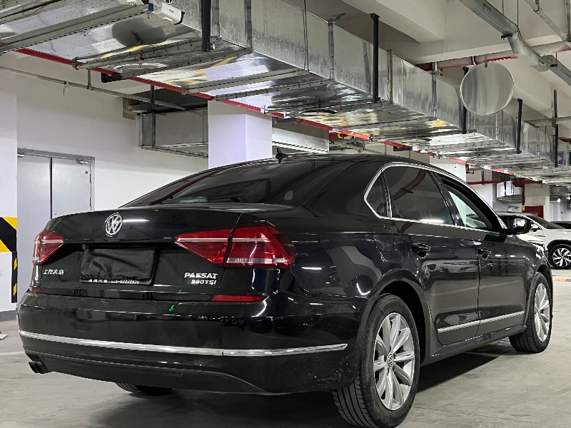 成都17年大众帕萨特8