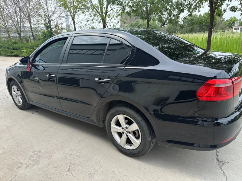 济南16年大众朗逸8